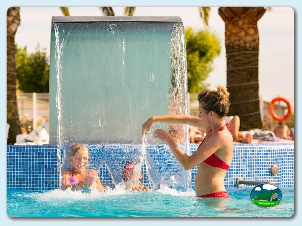 L'Amfora foto de Complejo acu&aacute;tico