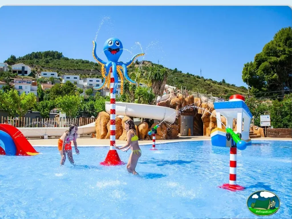 Camping Sant Miquel en Colera, Girona., Girona