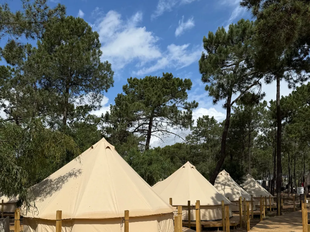 Glamping tipis entre pinos del Camping ORLA Ilha de Tavira Ecoglamping, Tavira (Faro)