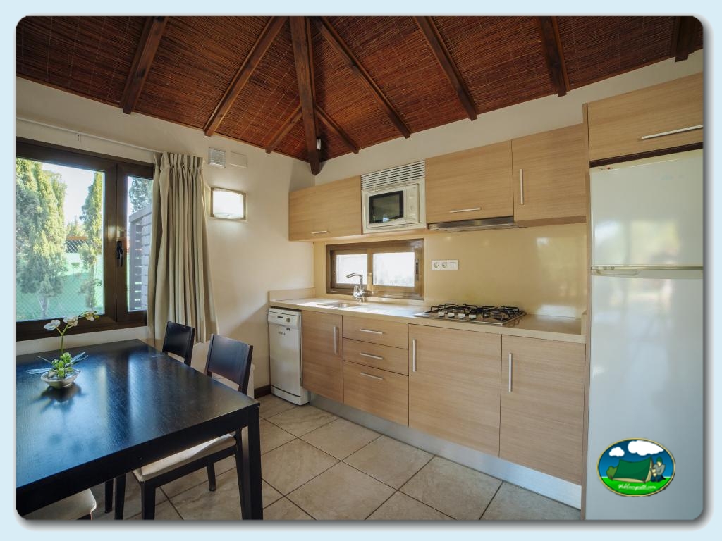 Camping Alannia Costa Blanca foto de Caba&ntilde;a Bali +