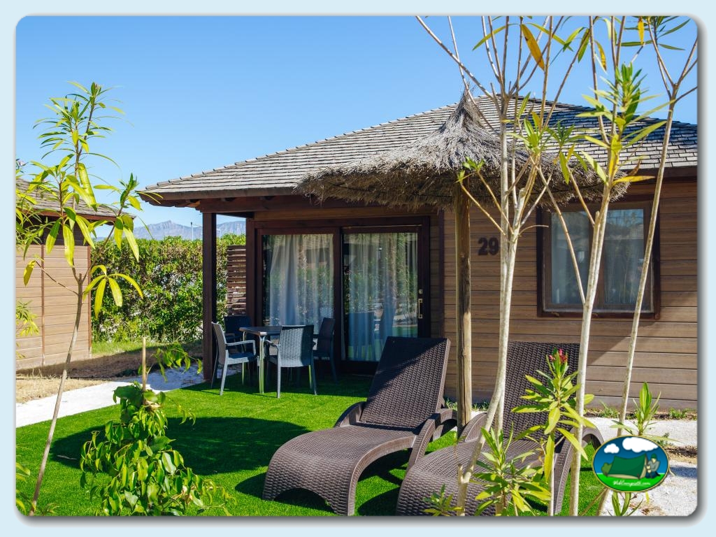 Camping Alannia Costa Blanca foto de Caba&ntilde;a Bali