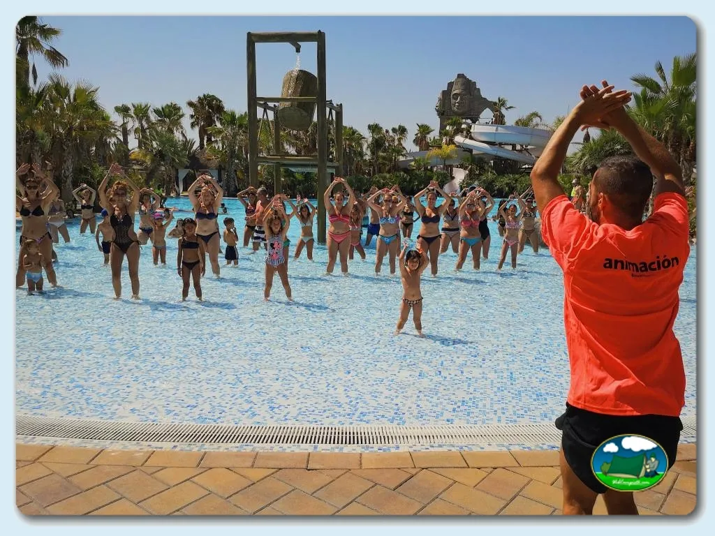 Piscina infantil con animación y parque acuático del Camping Alannia Costa Blanca, Crevillente (Alicante)