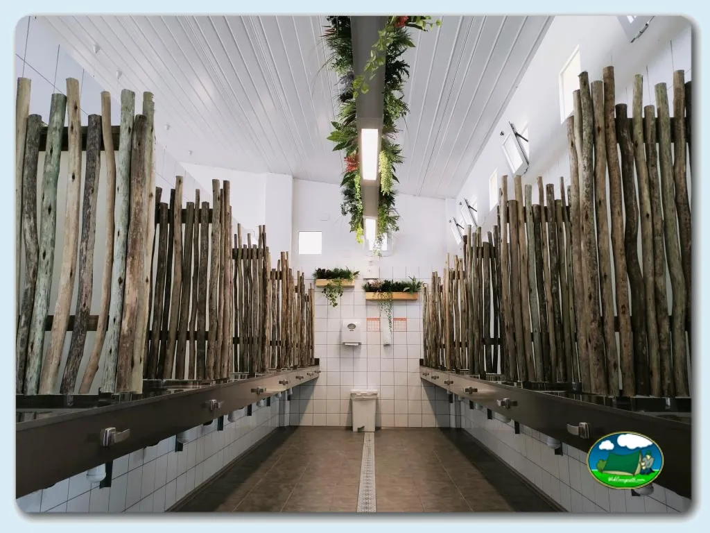 Aseos del Camping Alannia Costa Blanca, Crevillente (Alicante)