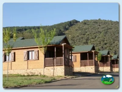 Bungalow con vistas a la montaña del Camping Lincetur, Navas de Estena (Ciudad Real)