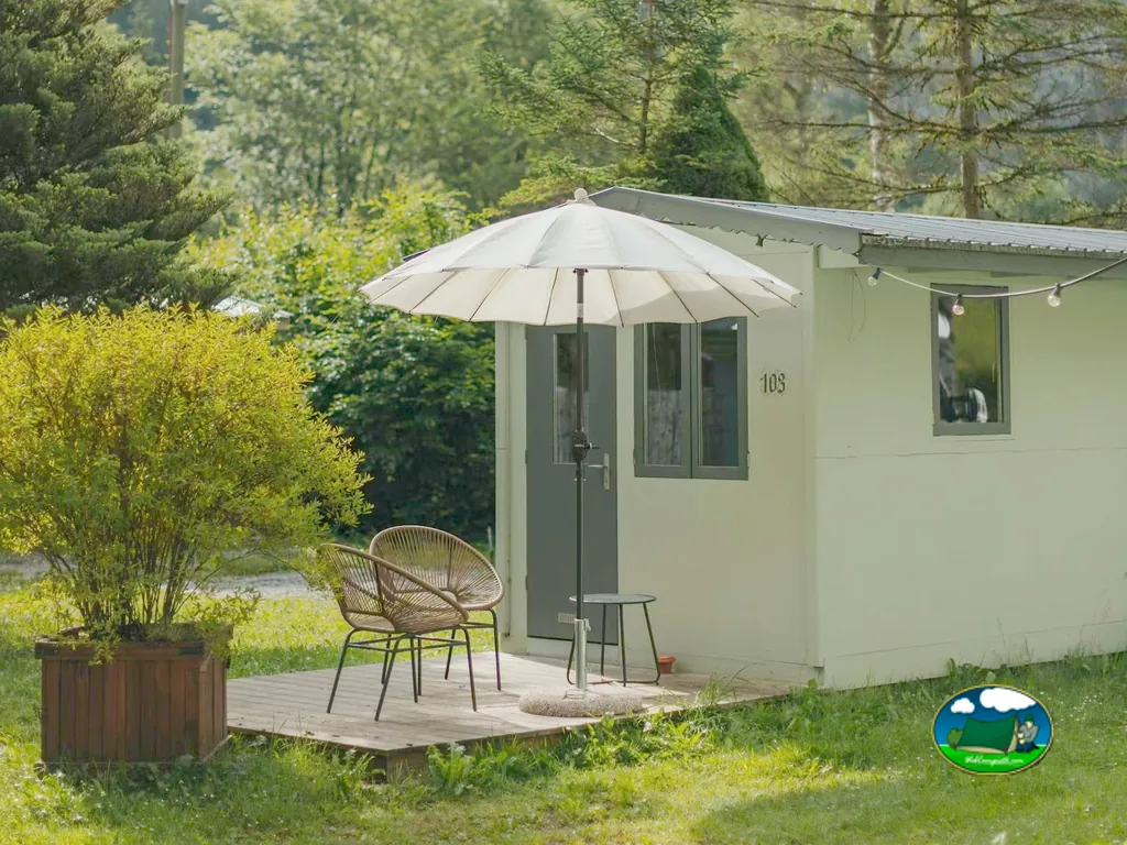 Cabaña Fuchsbau con terraza de Camping Jungfrau, Lauterbrunnen