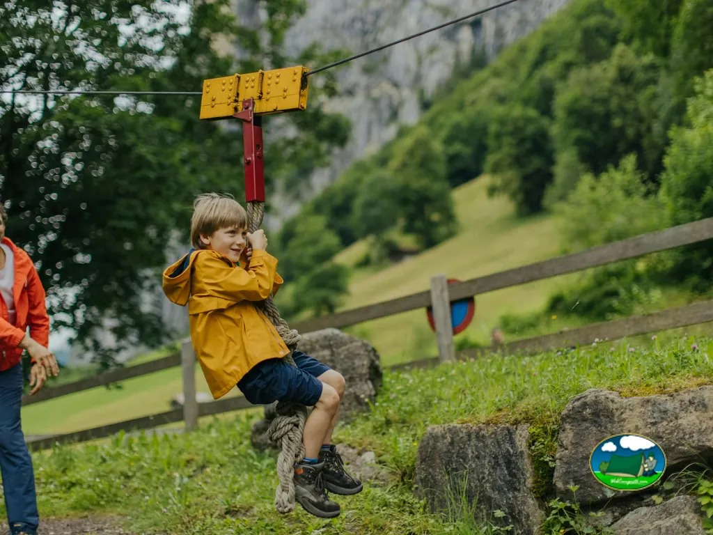 Tirolina del parque infantil de Camping Jungfrau, Lauterbrunnen