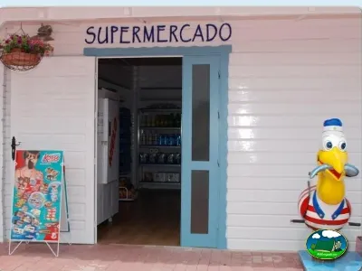 Supermercado con tienda de conveniencia del Camping Lo Monte, Pilar de la Horadada (Alicante)
