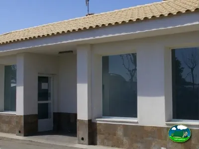 Edificio de recepción y servicios del Camping Lo Monte, Pilar de la Horadada (Alicante)