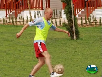 Parcela con campo de fútbol y bungalows del Camping Lo Monte, Pilar de la Horadada (Alicante)