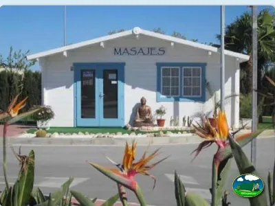 Spa masajes con decoración tropical del Camping Lo Monte, Pilar de la Horadada (Alicante)