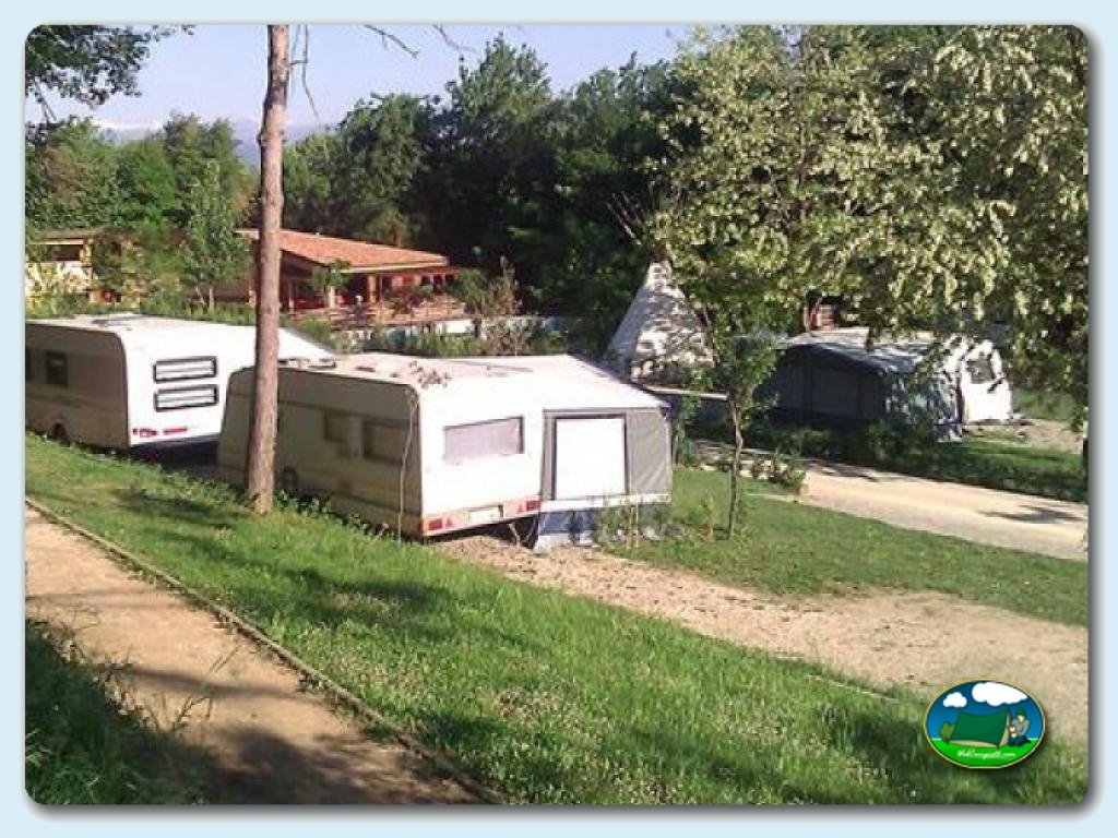 Camping Besalú foto de Parcelas