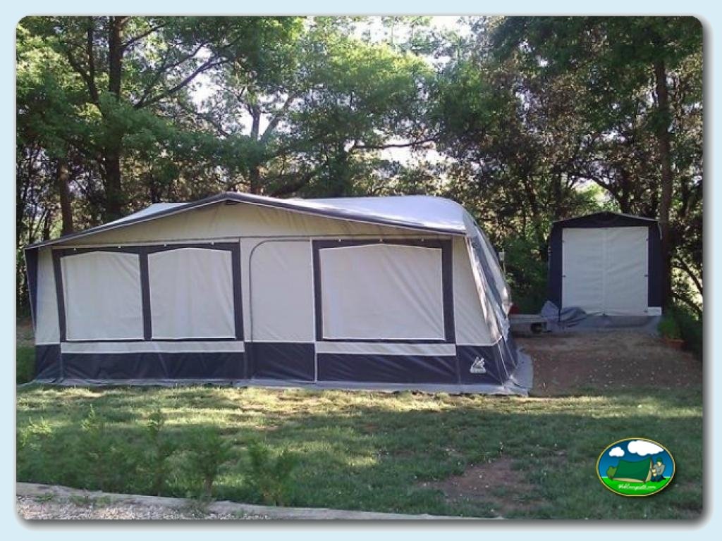 Camping Besalú foto de Parcelas