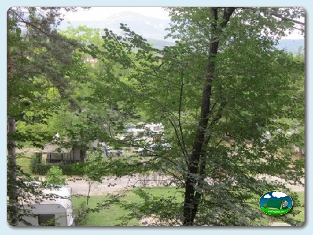 Camping Besalú foto de Parcelas