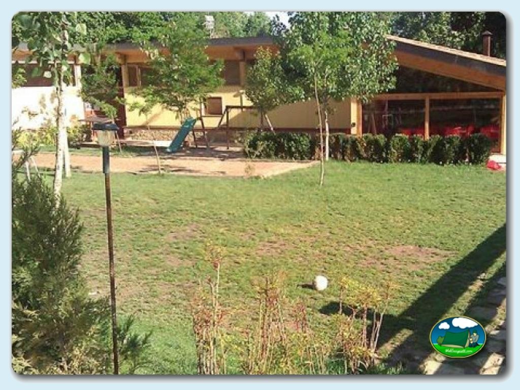 Camping Besalú foto de Zona de ocio