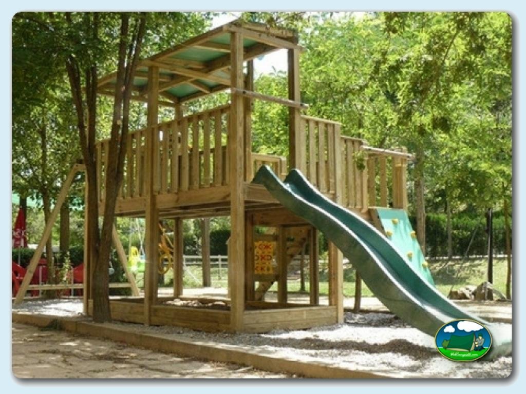 Camping Besalú foto de Zona de ocio