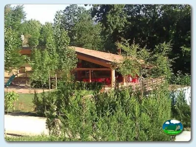 Cabaña de madera con jardín privado del Camping Besalú, Besalú (Girona)