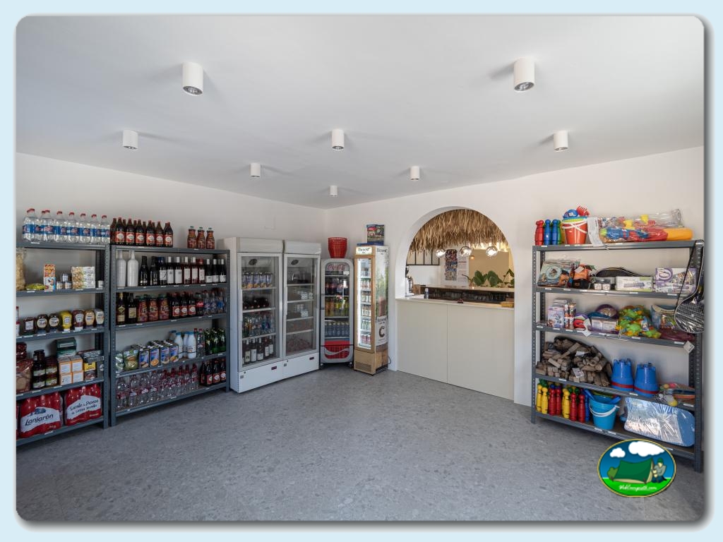 Camping L´Orangeraie foto de Supermercado