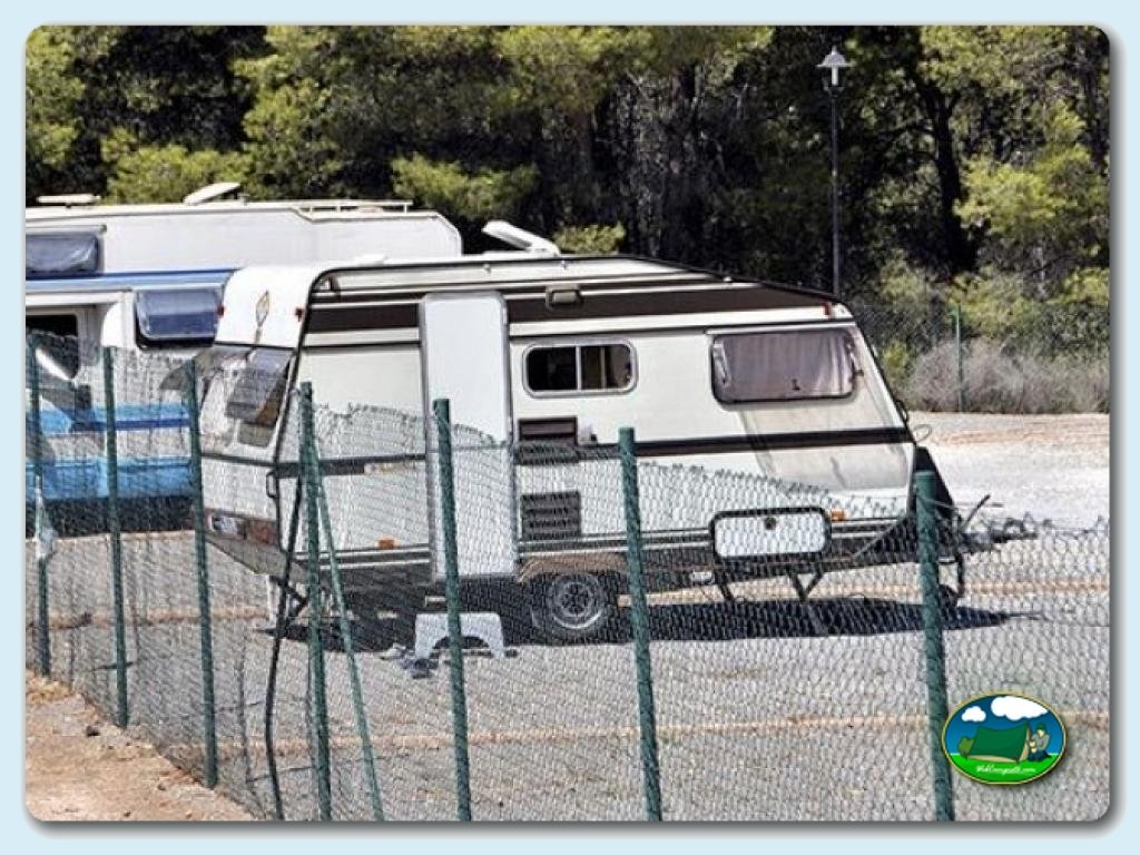 Camping Fonts de L'Algar foto de Zona caravaning