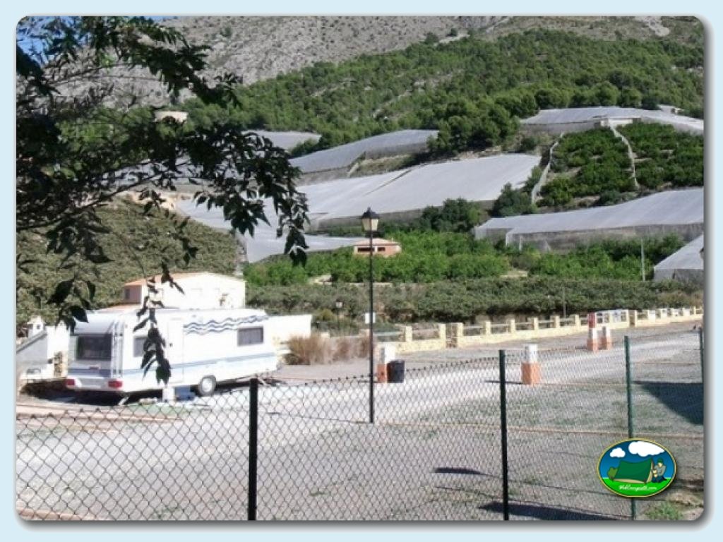 Camping Fonts de L'Algar foto de Zona caravaning