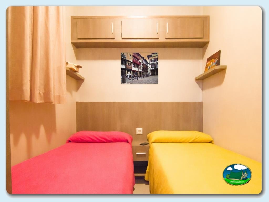 Bungalow Basusta en Camping Zumaia, Gipuzkoa, España