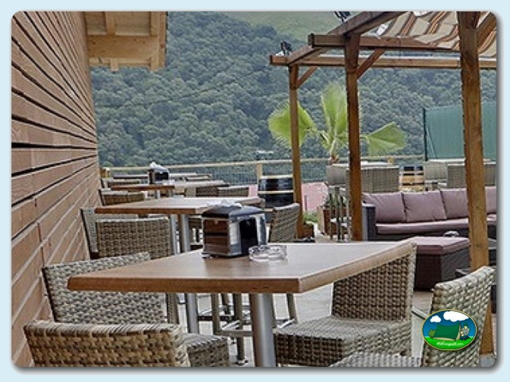 Restaurante - Terraza en Camping Zumaia, Gipuzkoa, España