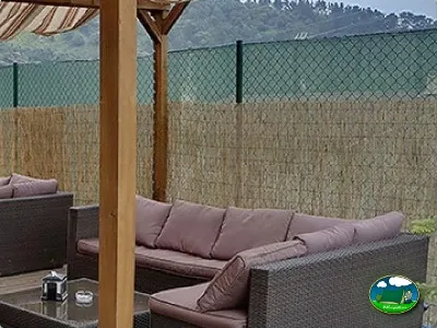Parcela con terraza y vistas a la montaña del Camping Zumaia, Zumaia (Gipuzkoa)