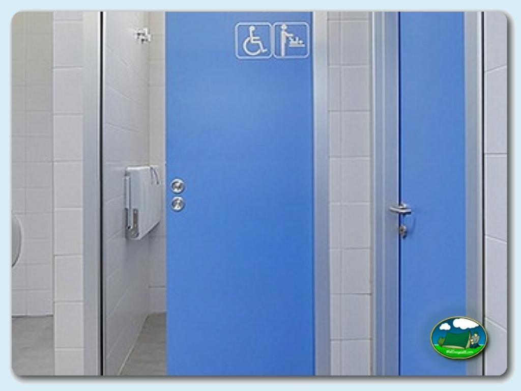 Sanitarios en Camping Zumaia, Gipuzkoa, España