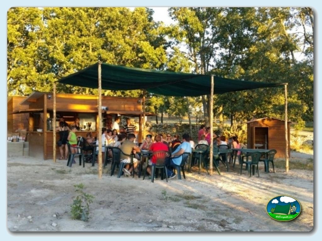 Camping Las Casitas de las Arribes foto de Bar / Cafeter&iacute;a con terraza