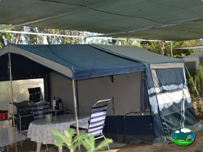 Mobil-home con terraza y toldo del Camping Valencia El Saler, El Saler (Valencia)