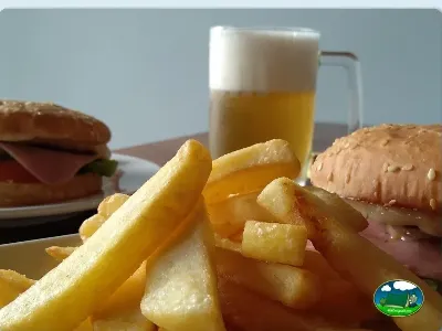 Restaurante o bar, comida y cerveza del Camping Rinlo, Rinlo (Lugo)