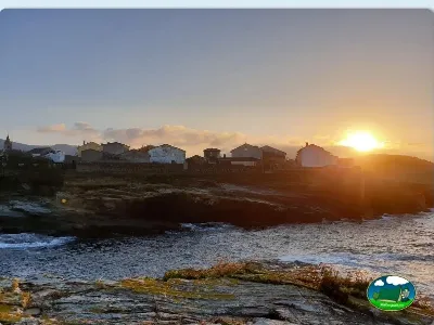 Bungalow junto al mar con vistas al atardecer del Camping Rinlo, Rinlo (Lugo)