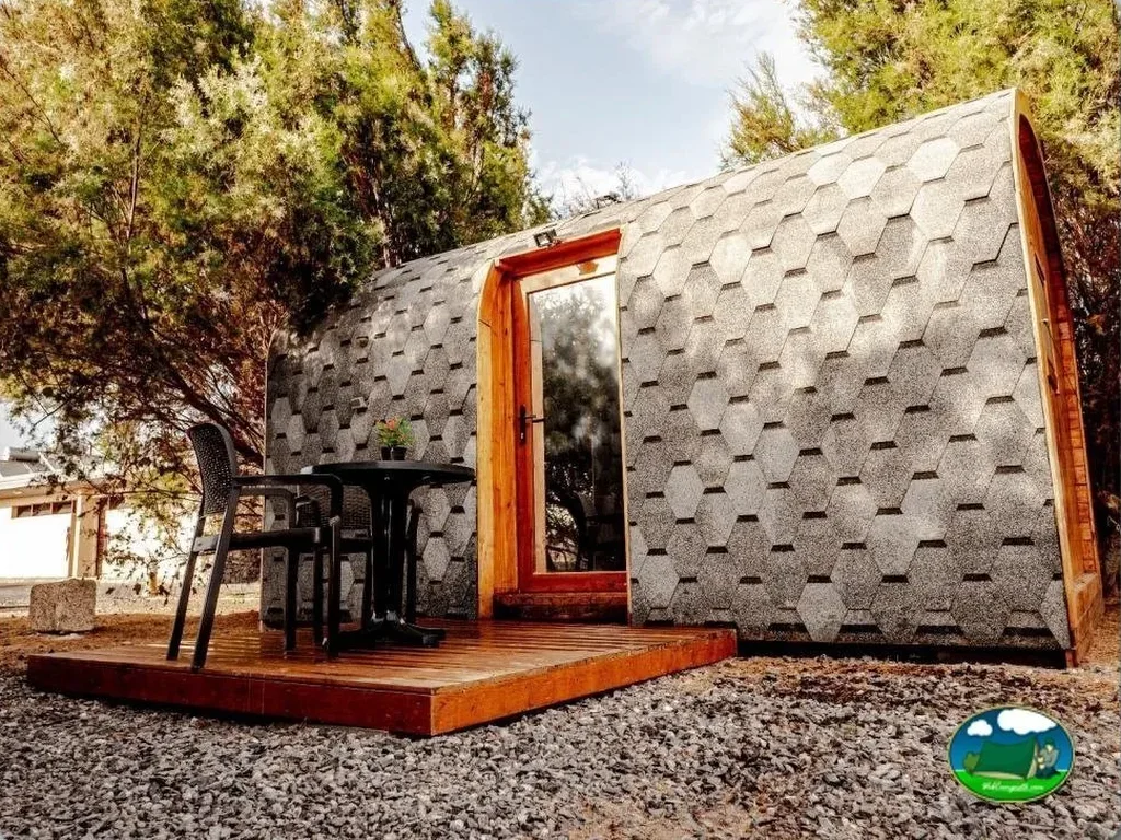 Glamping moderno con terraza de madera del Camping Montaña Roja, La Tejita (Tenerife)