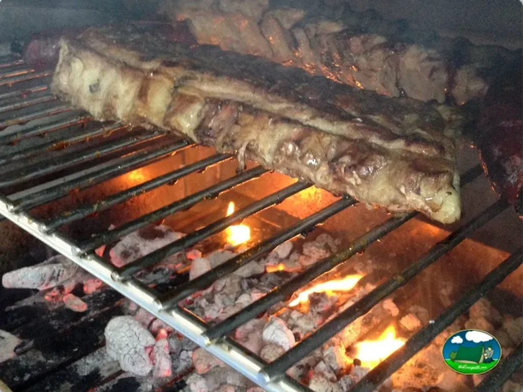 Restaurante barbacoa a la brasa del Camping Maceira, Covelo (Pontevedra)
