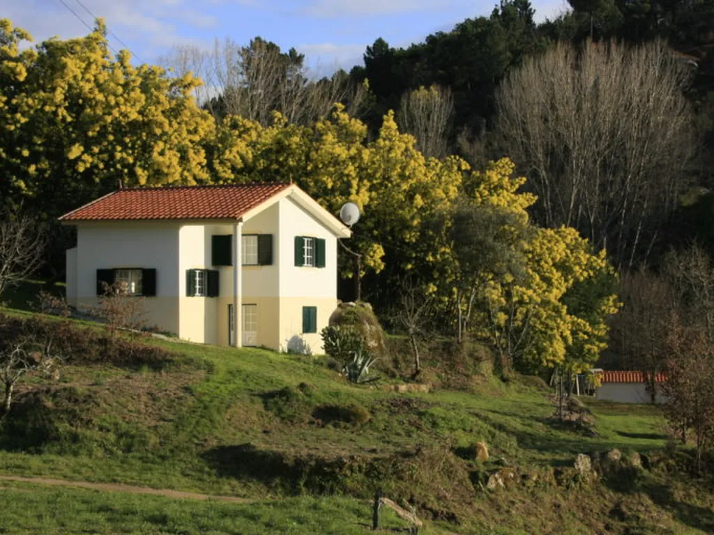 Bungalow en parcela con vistas a la sierra del Camping Quinta do Retiro, Tábua (Coimbra)