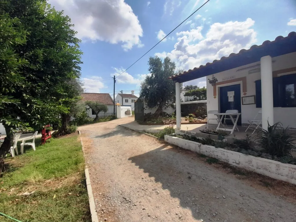 Bungalow con parcela y zona común del Camping Lapa dos Gaivões, Arronches (Portalegre)