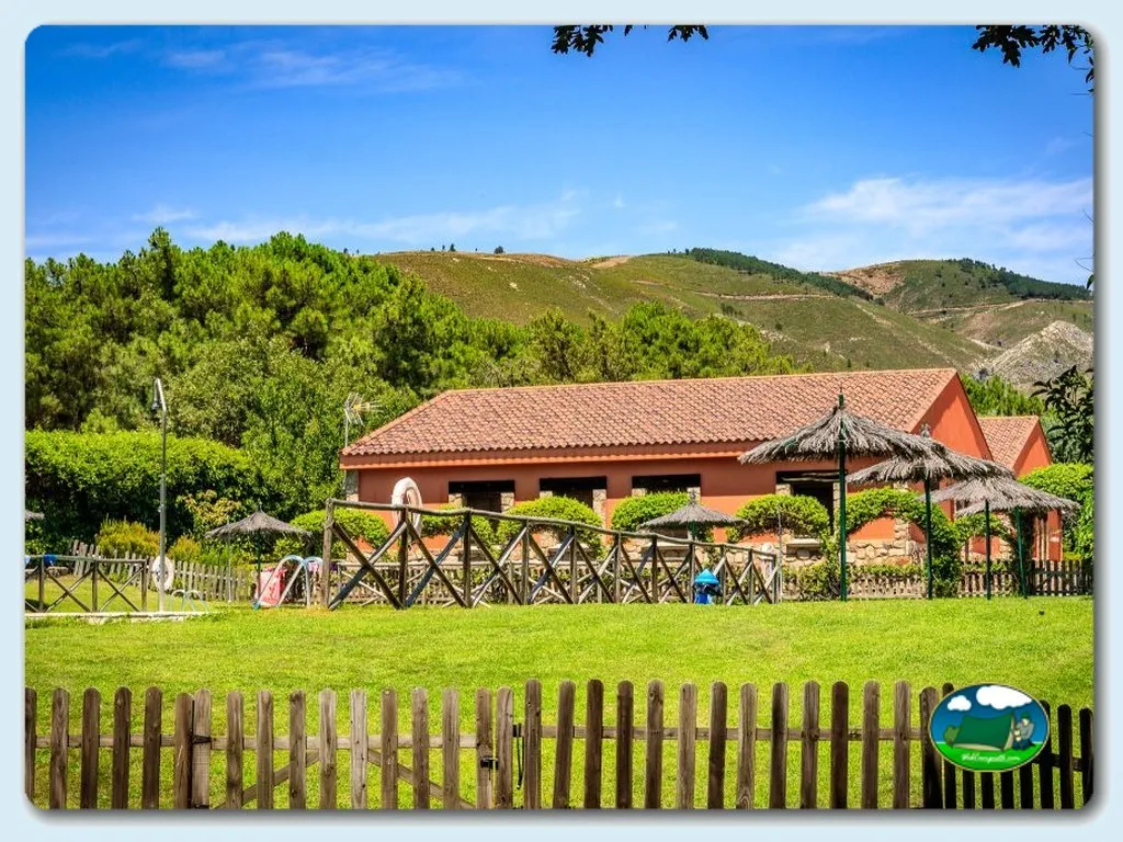 Camping Valverde Natural en Valverde del Fresno, Cáceres