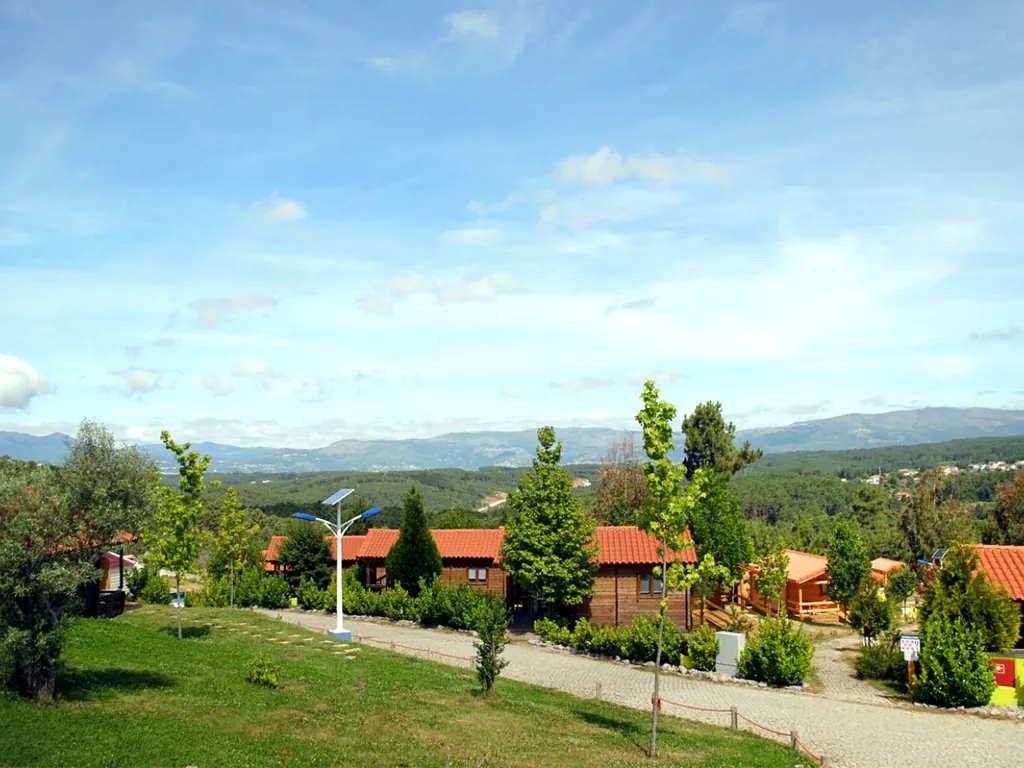 Bungalow con vistas a la montaña del Camping Naturwaterpark, Vila Real (Vila Real)