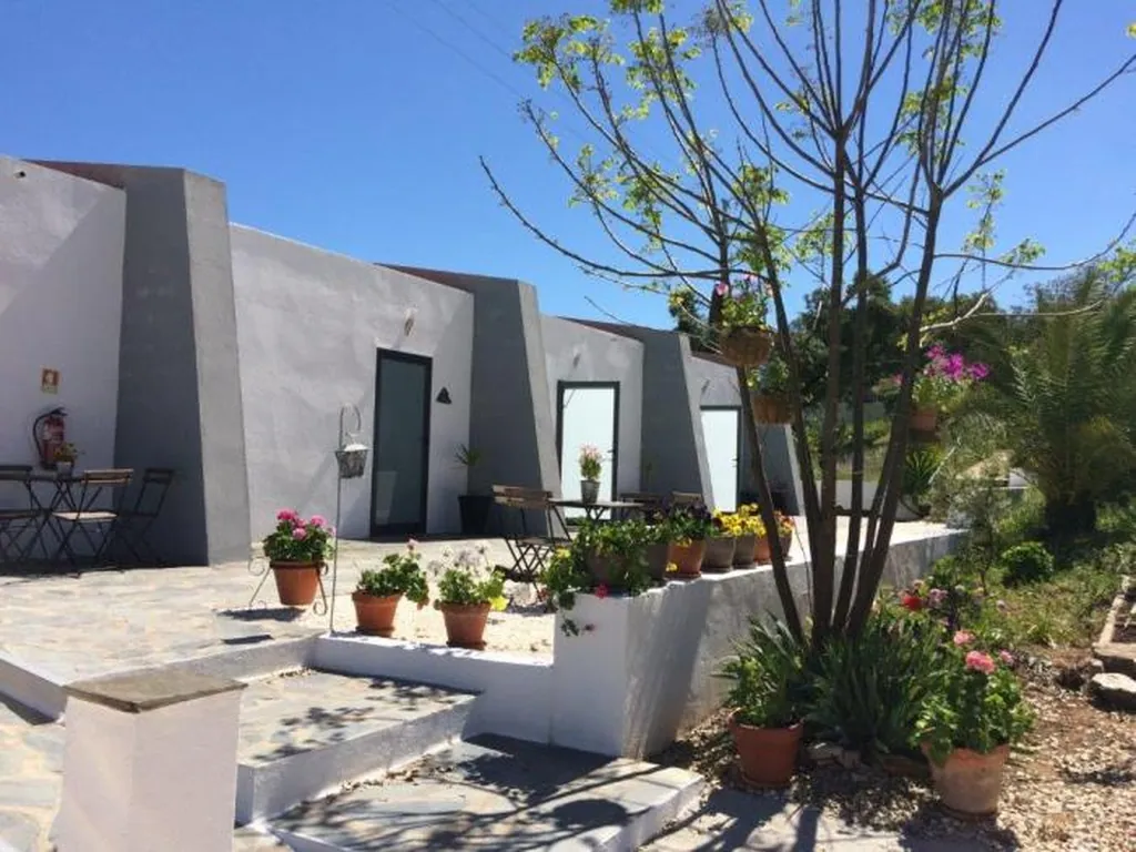 Glamping con arquitectura moderna y jardín del Camping Alentejo, Arraiolos (Évora)
