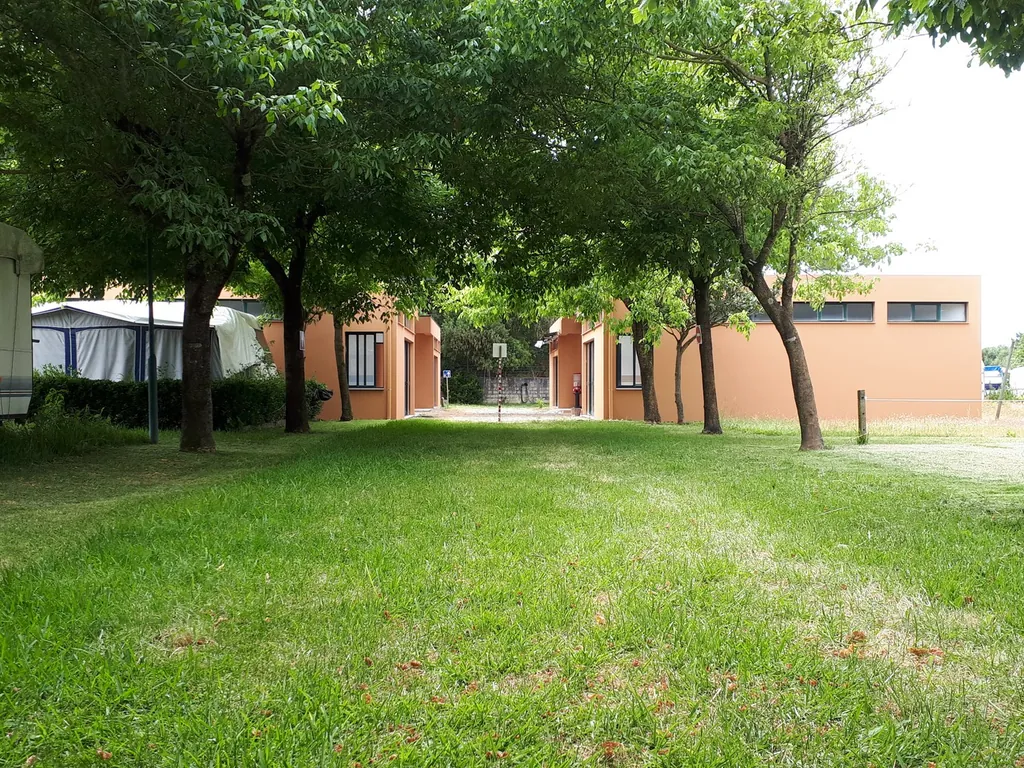 Bungalow con parcela arbolada del Camping Belinho, Esposende (Braga)
