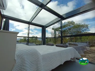 Glamping junto al río con vistas panorámicas del Camping Gredos Estelar, Navatalgordo (Ávila)