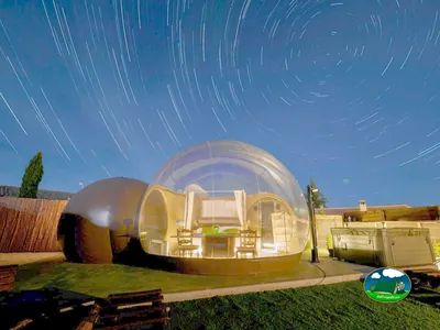 Glamping burbuja con vistas nocturnas del Camping Cosmoveros, Muñoveros (Segovia)
