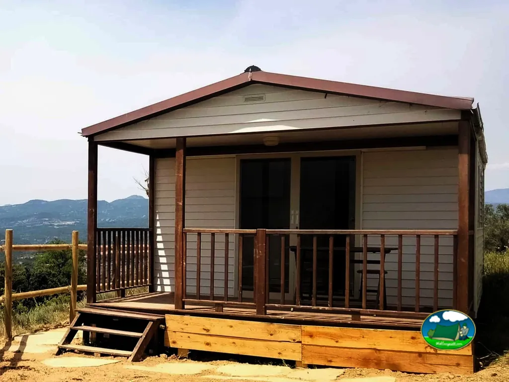 Cabaña con vistas a la montaña y terraza del Camping Terra del Congost, Tremp (Lleida)