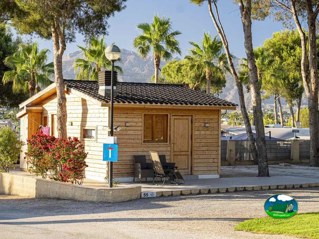 Bungalow con vistas a la montaña del Camping La Colina, L'Alfàs del Pi (Alicante)