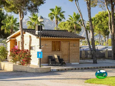Bungalow con vistas a la montaña del Camping La Colina, L'Alfàs del Pi (Alicante)
