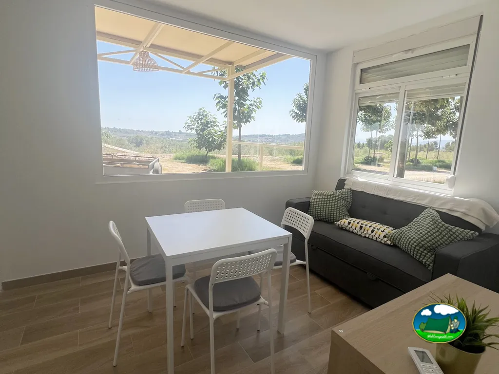 Mobil-home con vistas a la montaña del Camping Playamonte, Navarrés (Valencia)