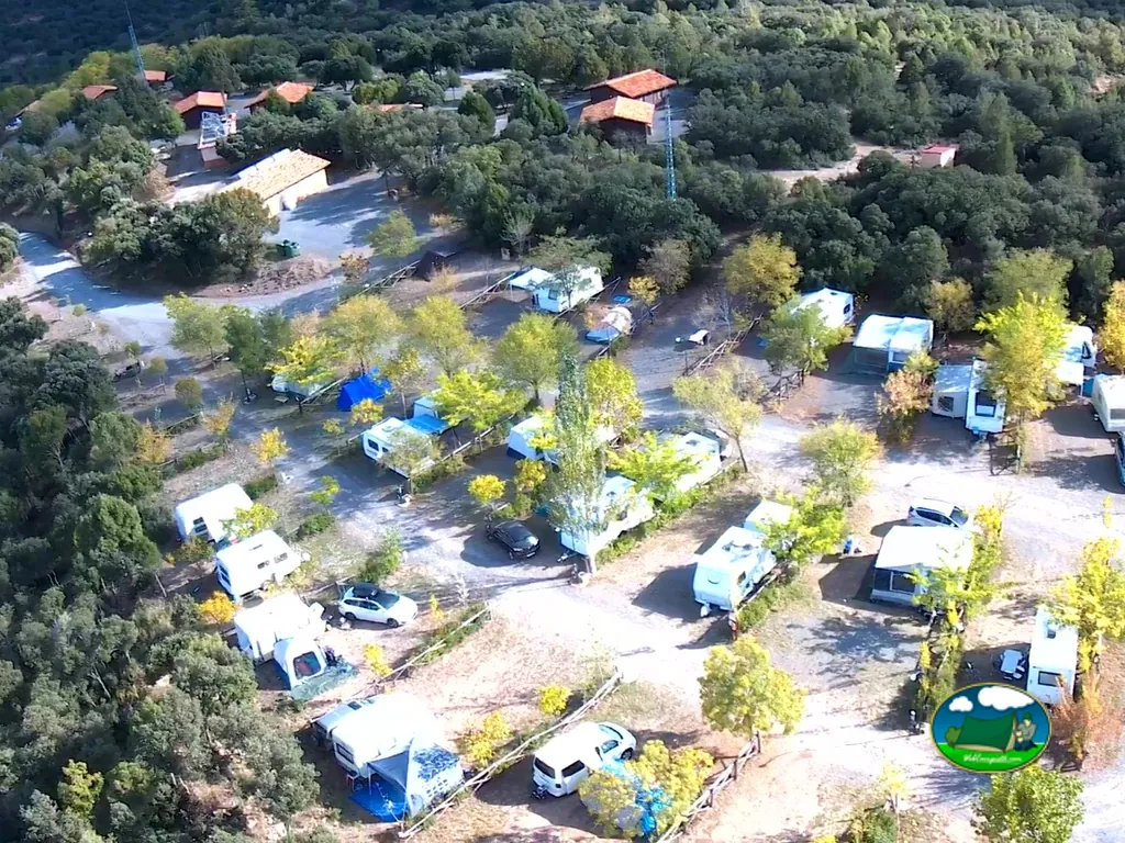 Plano del recinto junto al río entre montaña del Camping Casa Fausto, Formiche Alto (Teruel)