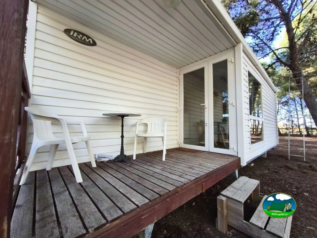 Mobil-home con terraza y vistas al bosque del Camping Nature, Cascante (Navarra)