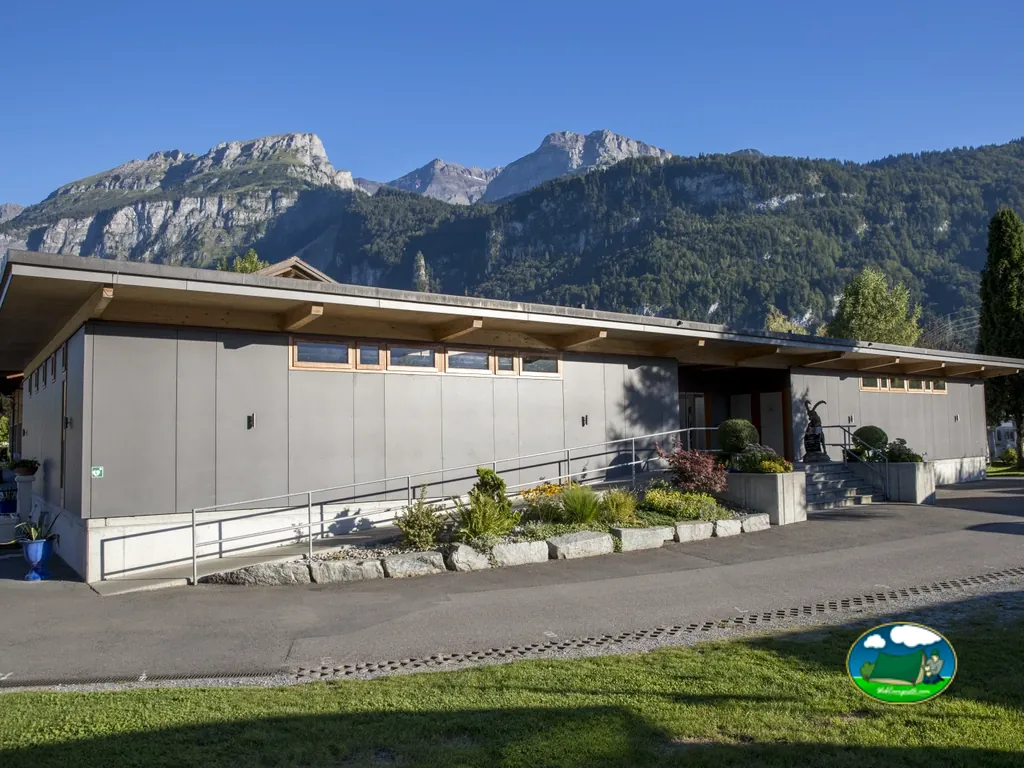 Mobil-home moderno con vistas a la montaña del Camping Aaregg, Brienz