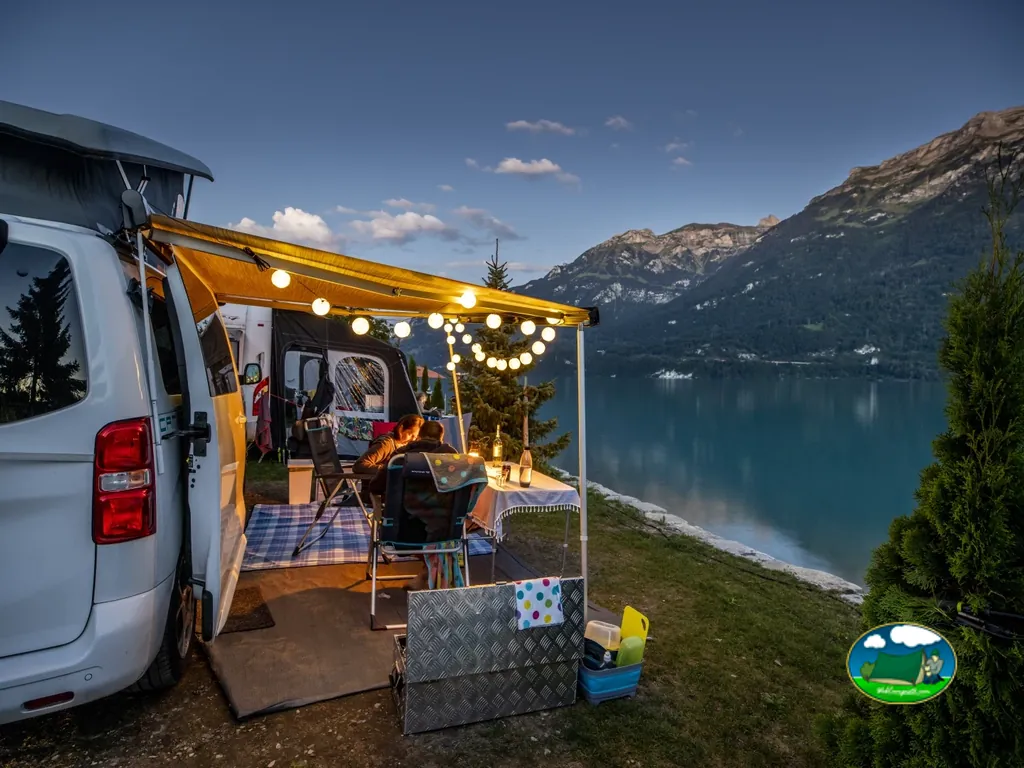 Glamping junto al lago con vistas a la montaña del Camping Au Lac, Ringgenberg