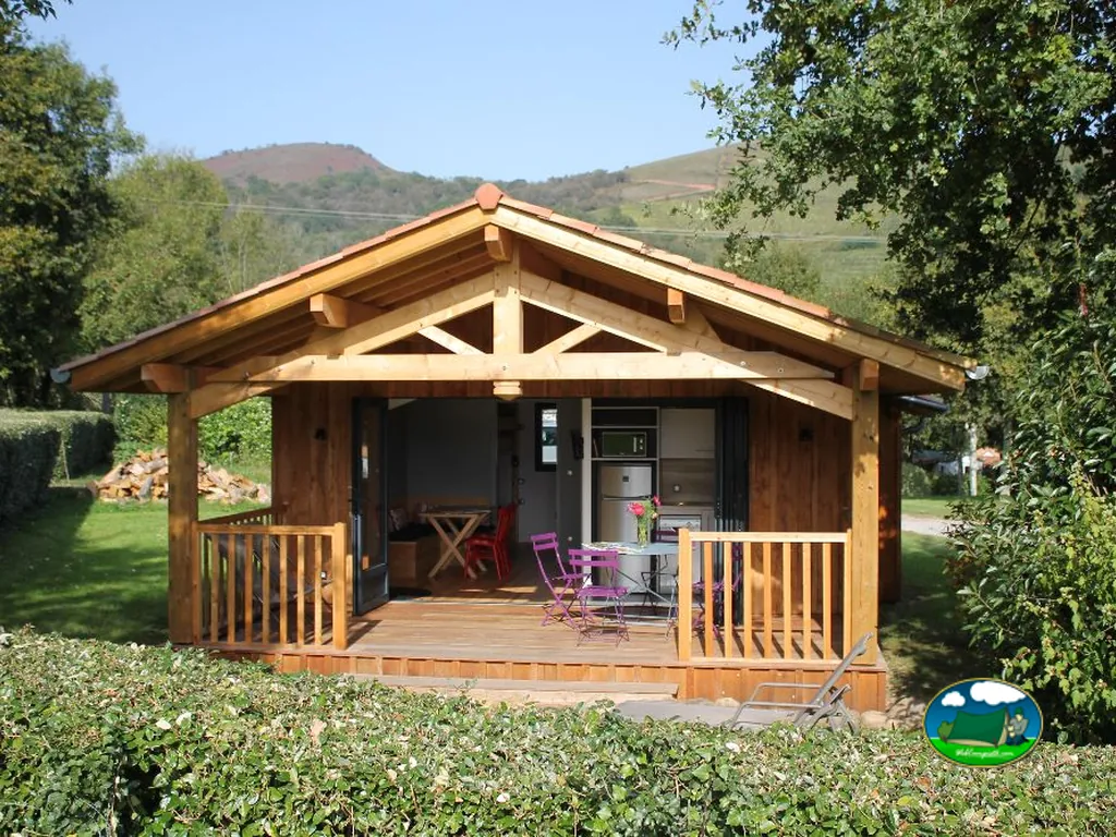 chalet de madera con vistas